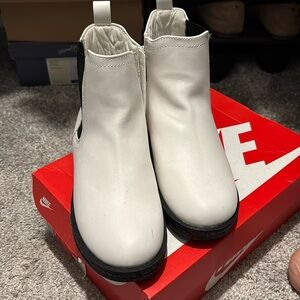 Girl Mia white boots